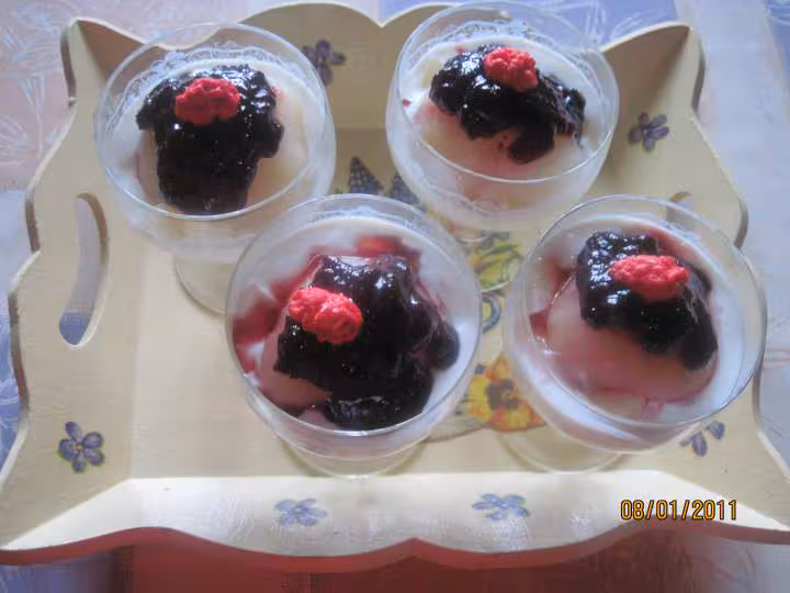 Coupe aux yaourts et poires