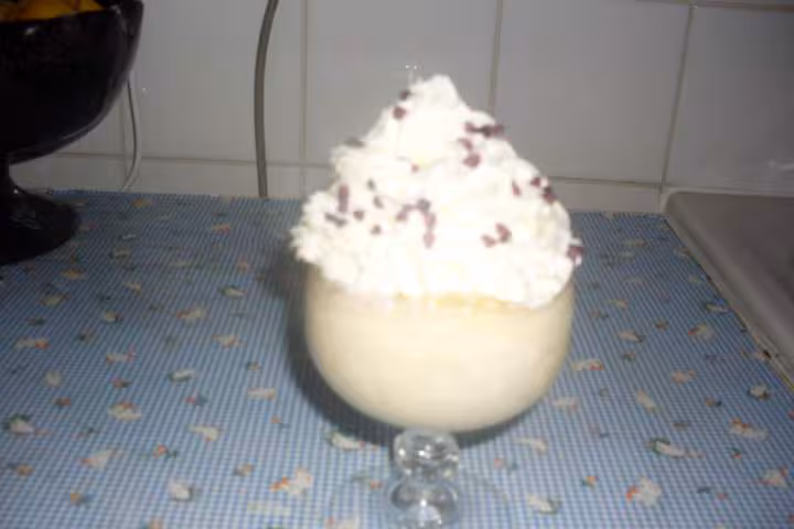 Coupe de glace vanille ananas chantilly
