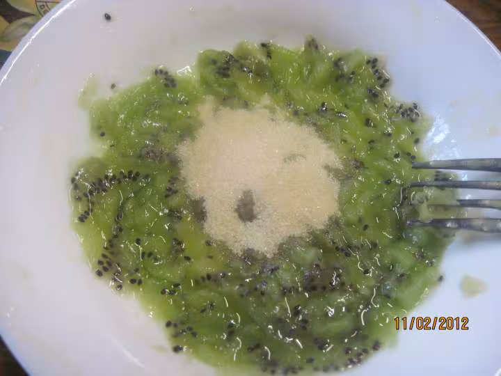 Coupe de kiwis vanille meringes