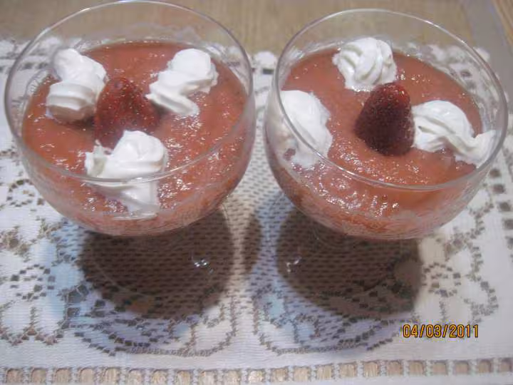 Coupes a la compote pommes fraises