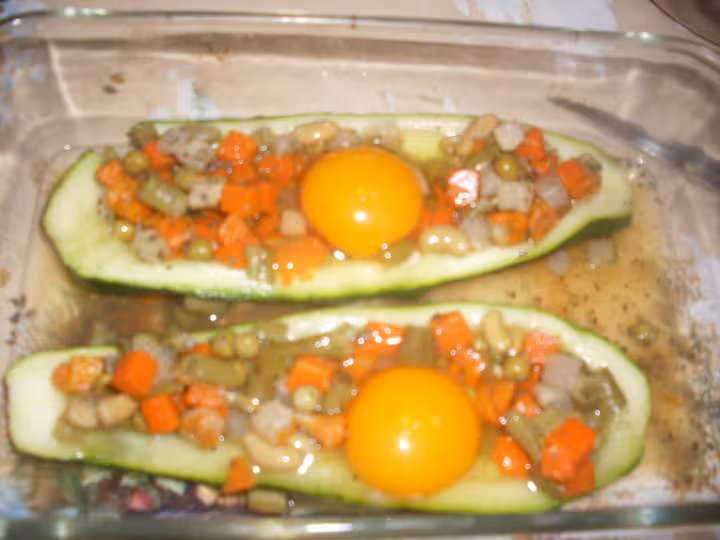 Courgettes farcies de petits legumes 1 oeuf