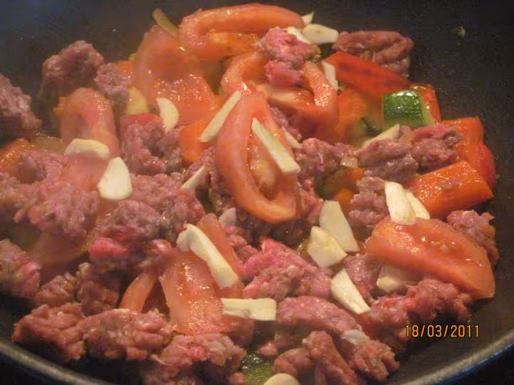 Couronne de tagliatelle aux legumes et viande