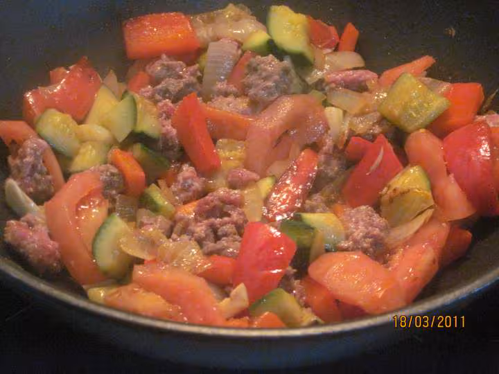 Couronne de tagliatelle aux legumes et viande