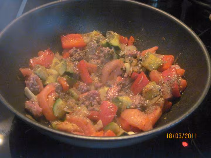 Couronne de tagliatelle aux legumes et viande