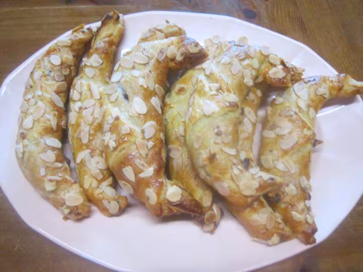 Croissants fourres au nutella aux amandes