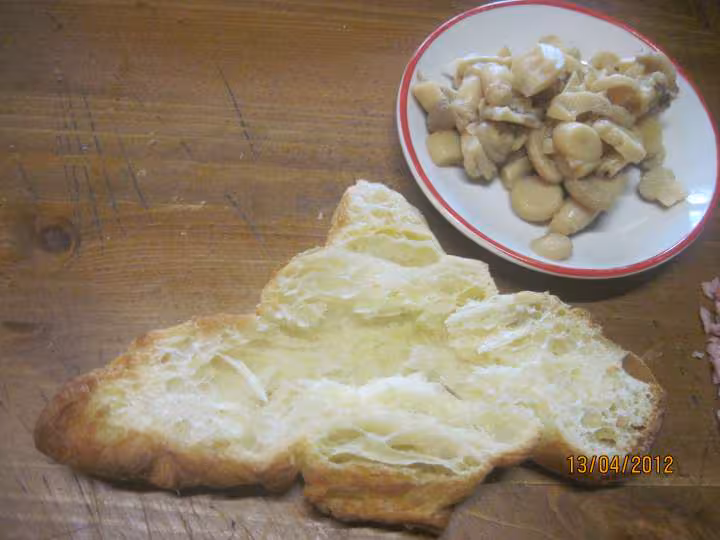 Croissants fourres jambon champignons en sauce
