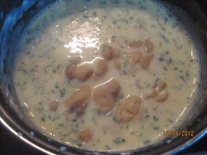 Croissants fourres jambon champignons en sauce