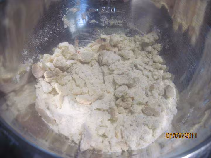Crumble sale aux escalopes de jambon aux legumes de saison