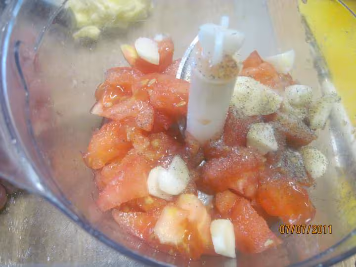Crumble sale aux escalopes de jambon aux legumes de saison