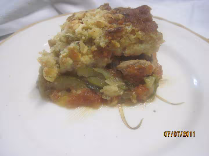 Crumble sale aux escalopes de jambon aux legumes de saison