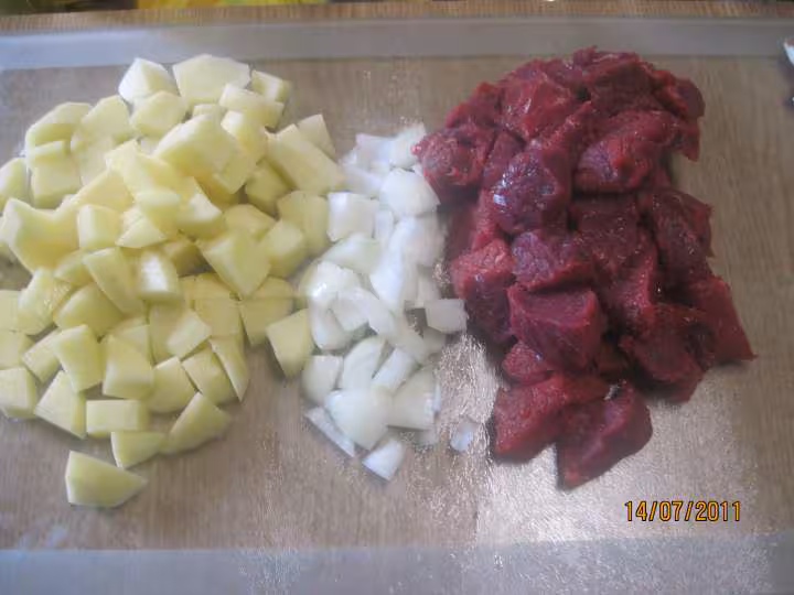 Cubes de boeuf aux champignons en sauce colombo