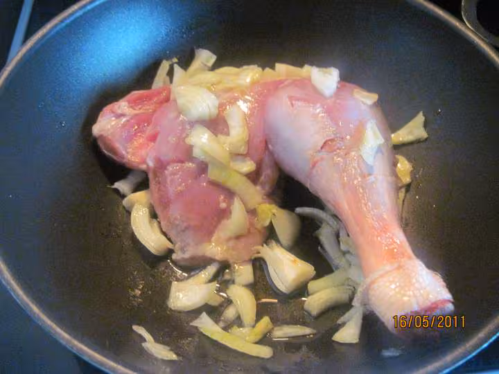Cuisse de dinde en sauce tomate capres