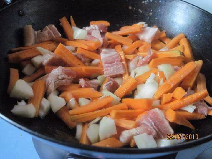 Cuisses de canard aux carottes amp radis noirs