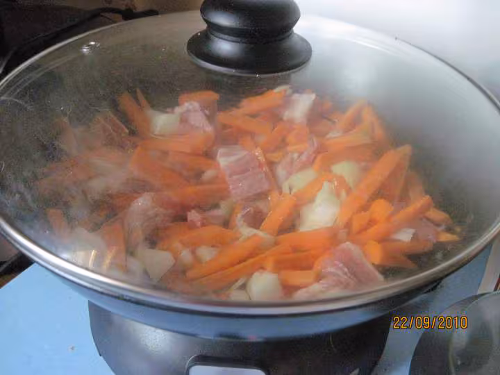 Cuisses de canard aux carottes amp radis noirs