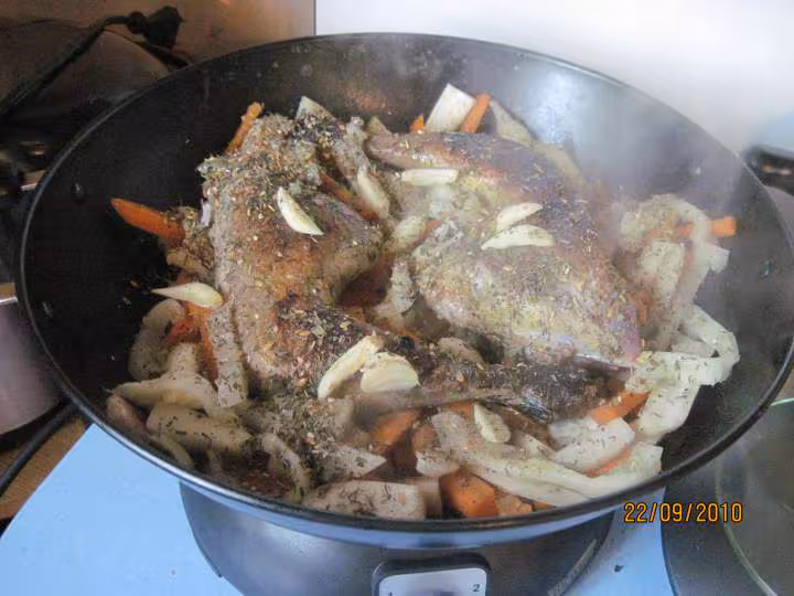 Cuisses de canard aux carottes amp radis noirs
