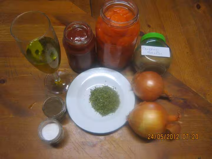 Cuisses de poulet aux carottes a sauce tomates et cumin
