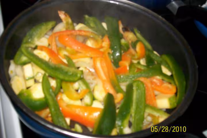 Des de poulet aux legumes de ratatouille