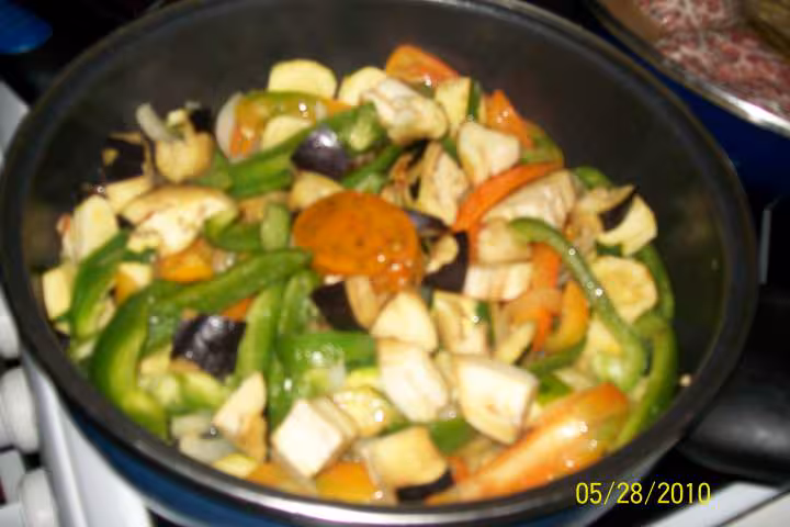 Des de poulet aux legumes de ratatouille