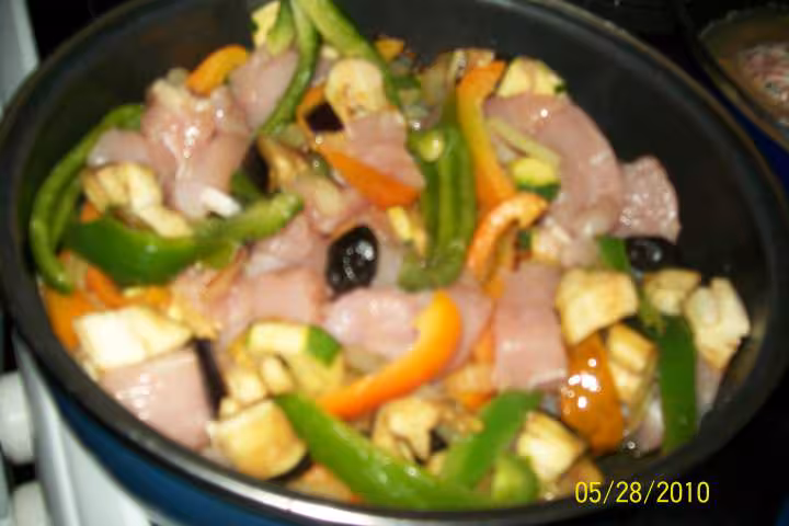 Des de poulet aux legumes de ratatouille