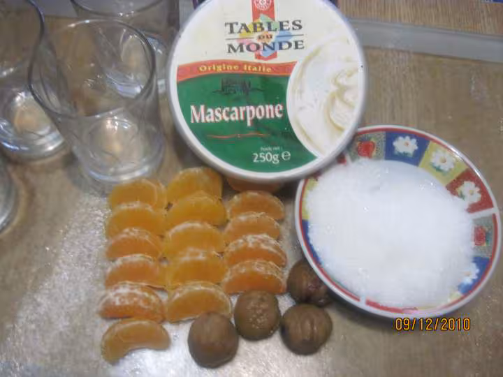 Dessert a la mascarone aux fruits sirop au speculoos
