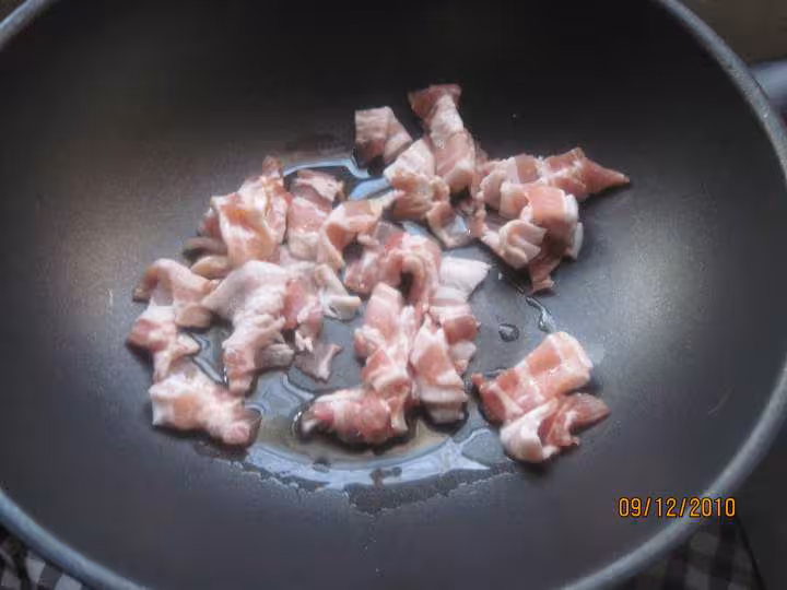 Epinards aux petites feuilles chataignes et aux oeufs