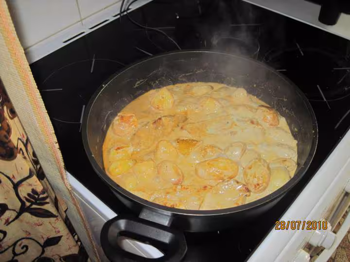 Escalopes aux pommes de terre en sauce