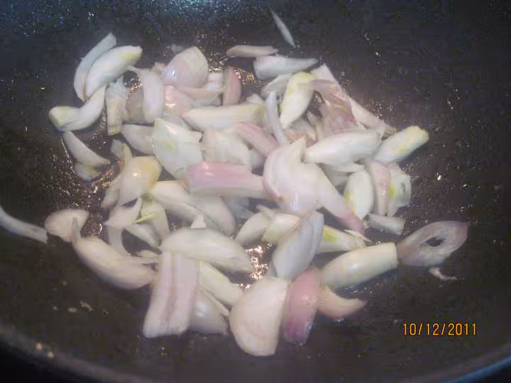 Escalopes de porc a la sauce rose aux olives