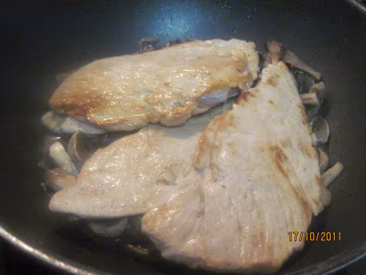 Escalopes de porc aux champignons a la creme fraiche
