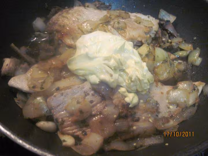 Escalopes de porc aux champignons a la creme fraiche