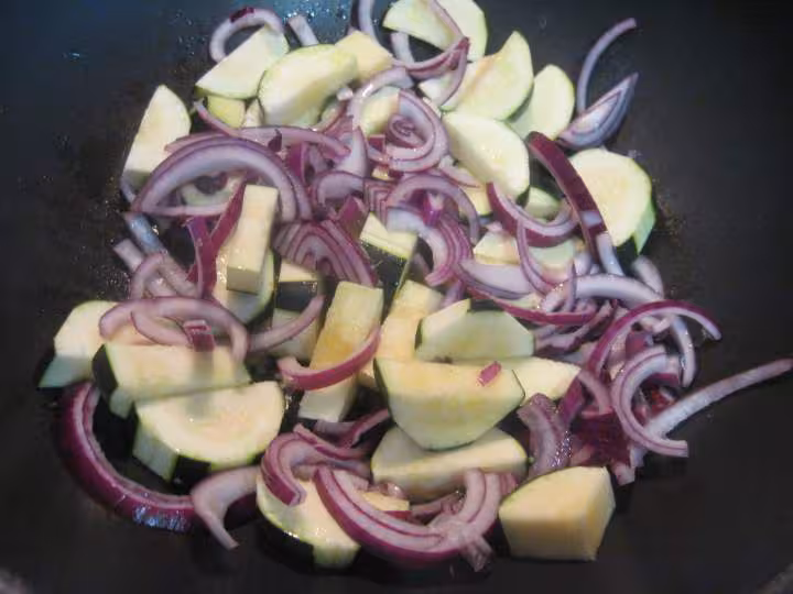 Escalopes de porc une poeles de legumes
