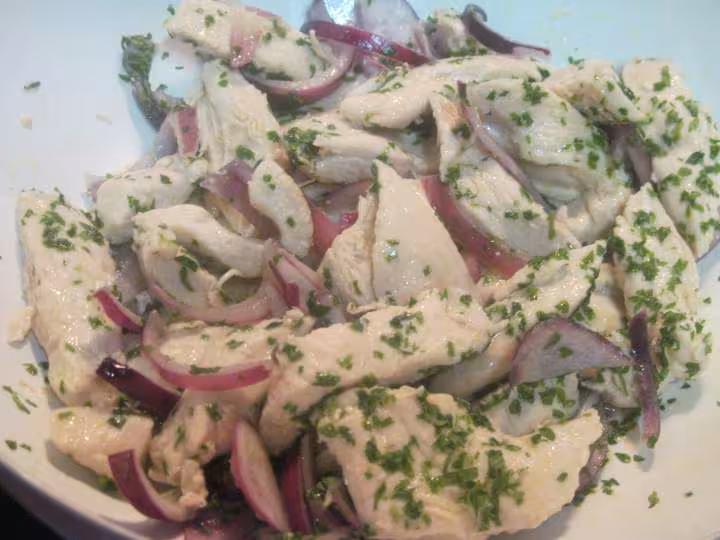 Escalopes de poulet a la sauce bechamel aux champignons