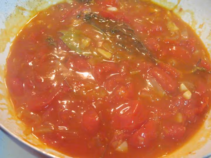 Escalopes de poulet a la sauce tomate