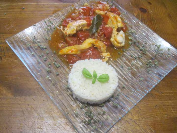Escalopes de poulet a la sauce tomate