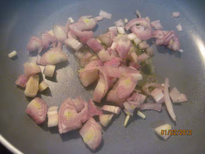 Escalopes de poulet aux courgettes en sauce tomate