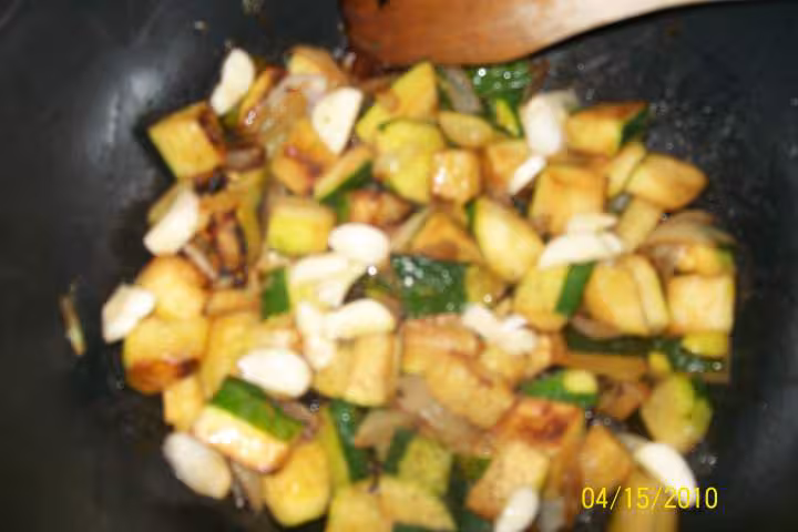 Escalopes de veau aux courgettes sautees