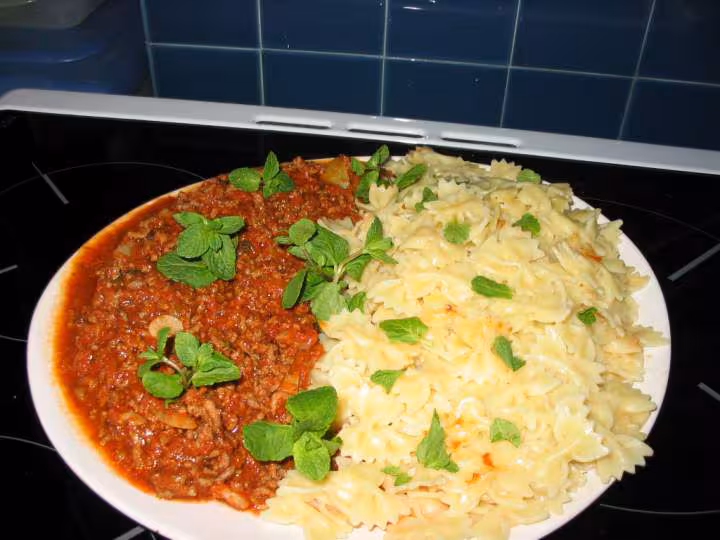 Farfalle a la bolognaise