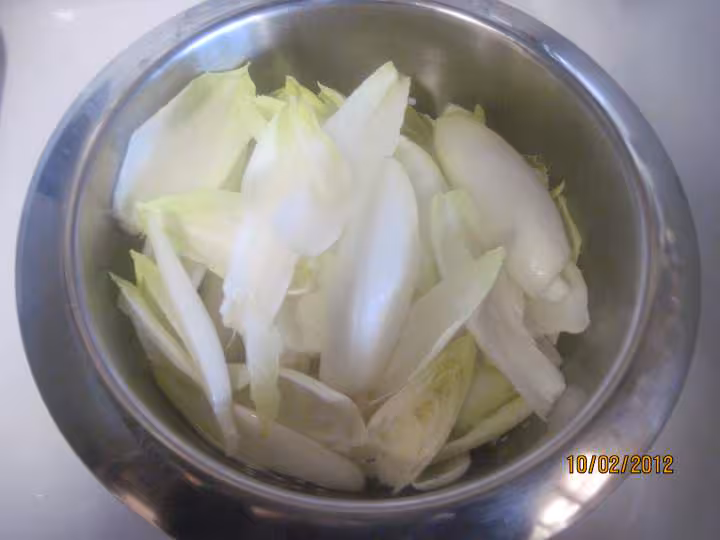 Feuilles d endives au chorizo