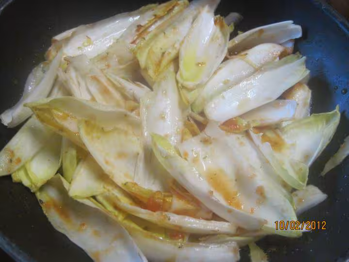 Feuilles d endives au chorizo
