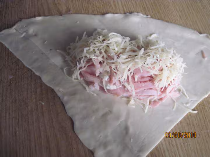 Feuilletee au jambon fromage