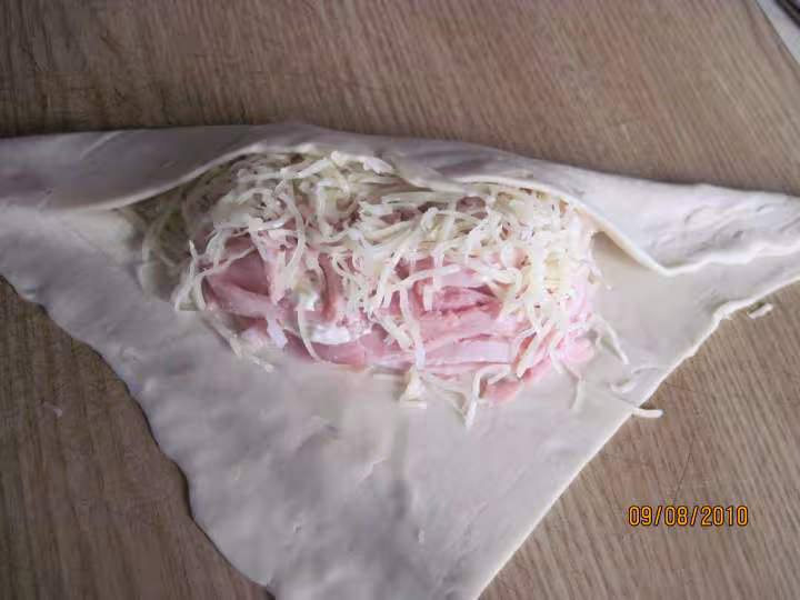 Feuilletee au jambon fromage