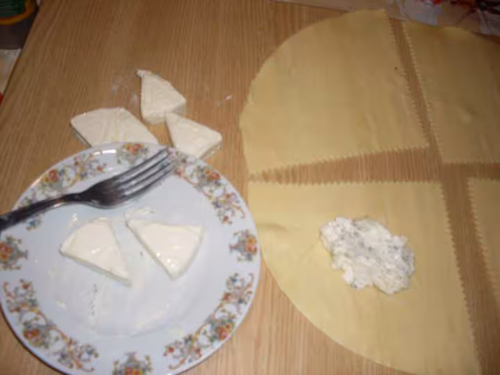 Feuilletees a la creme de gruyere