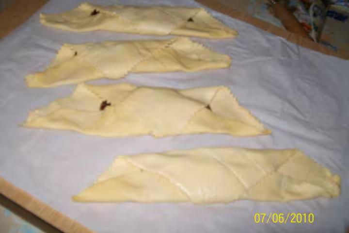 Feuilletees de pruneaux a la pomme