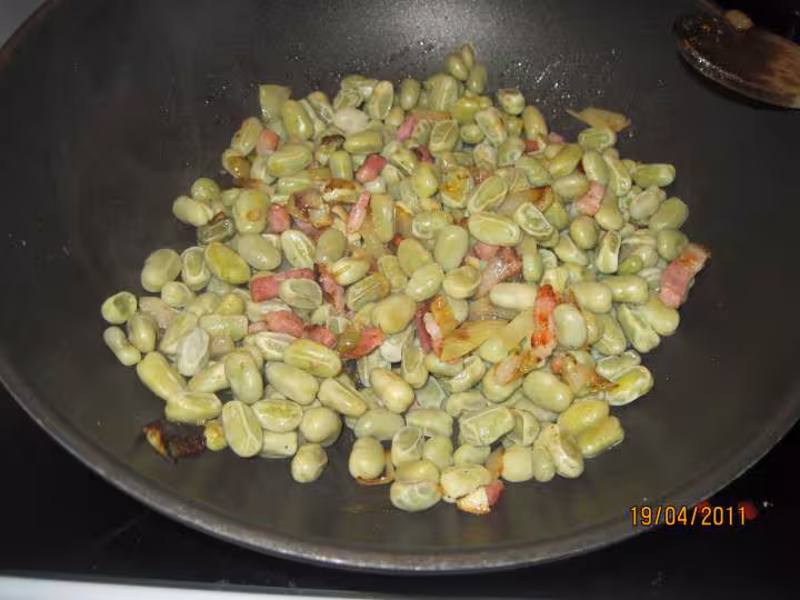 Feves aux des de jambon