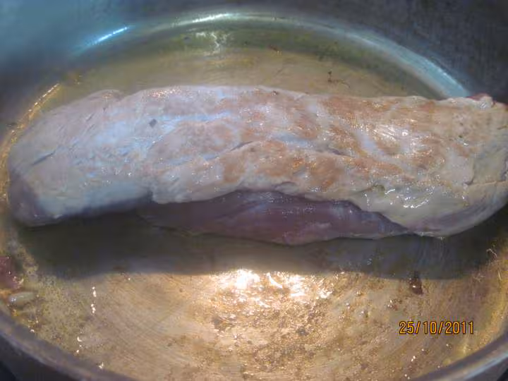 Filet mignon de porc au lard fume en feuilletee