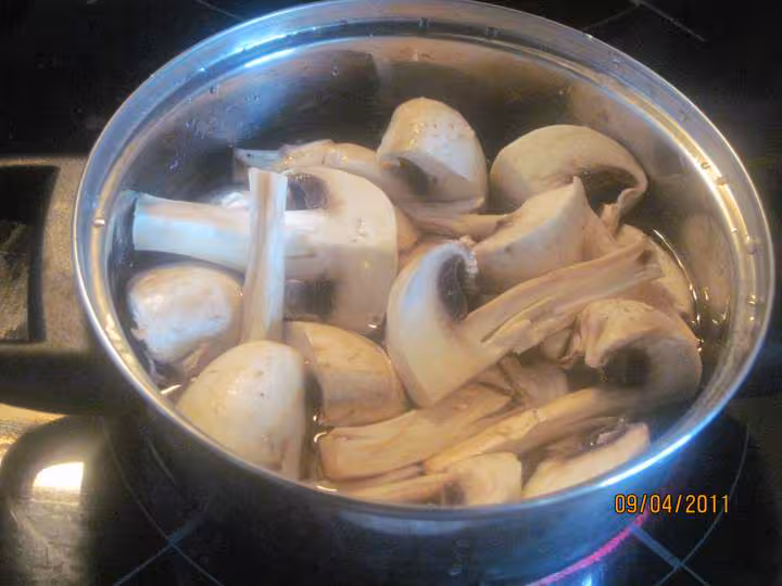 Filets de poisson aux legumes en sauce