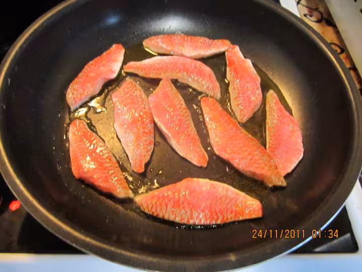 Filets de poisson rouget aux vitelottes