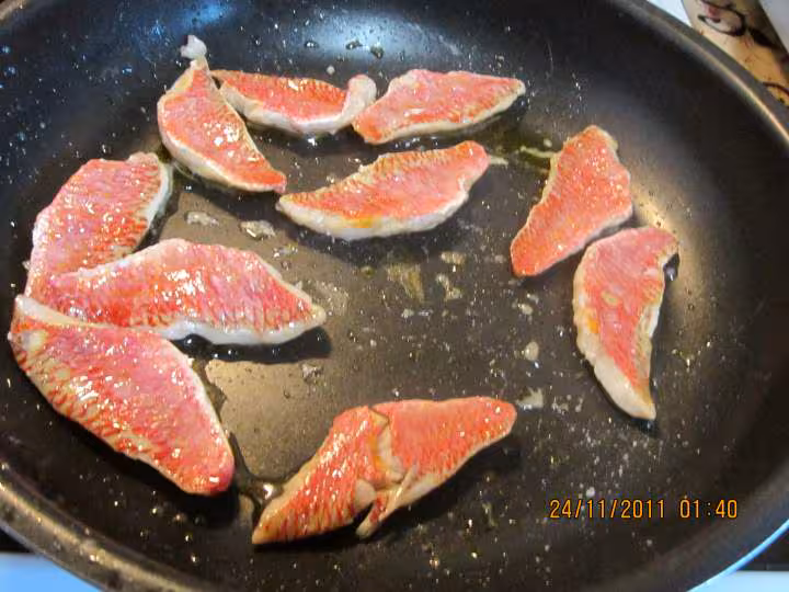 Filets de poisson rouget aux vitelottes