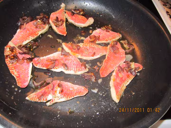 Filets de poisson rouget aux vitelottes