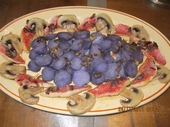 Filets de poisson rouget aux vitelottes