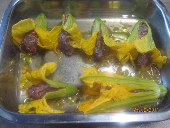 Fleurs de courgettes farcies
